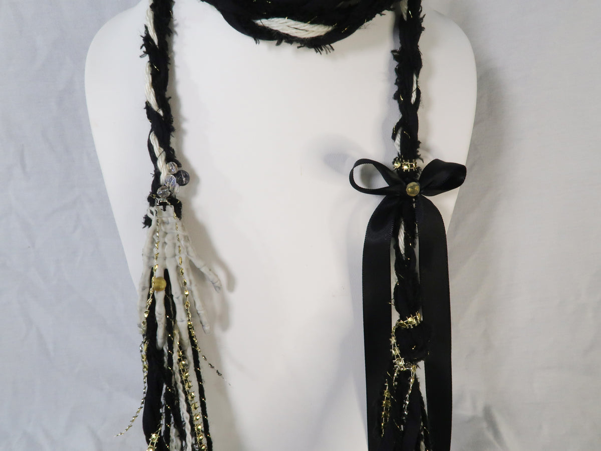The Skeleton Trinket Scarf 💀